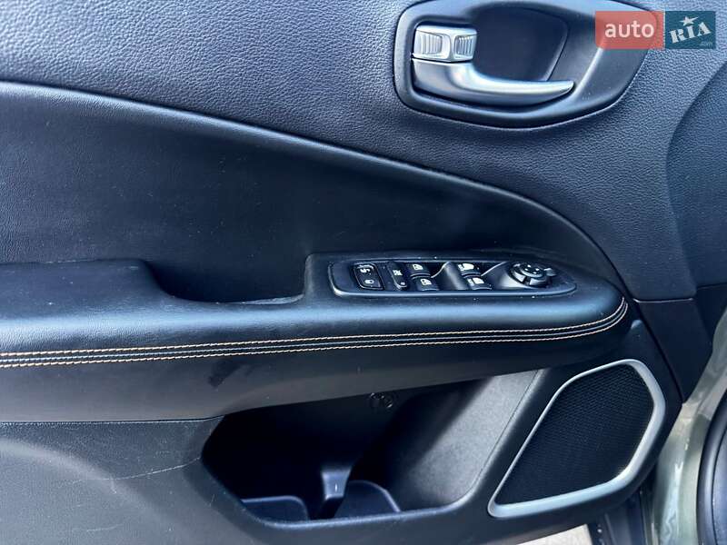 Внедорожник / Кроссовер Jeep Compass 2018 в Хмельницком фото 20 Внедорожник / Кроссовер Jeep Compass 2018 в Хмельницком