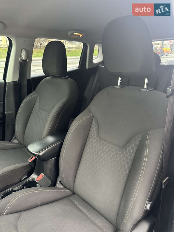 Позашляховик / Кросовер Jeep Compass 2018 в Дніпрі фото 31 Позашляховик / Кросовер Jeep Compass 2018 в Дніпрі