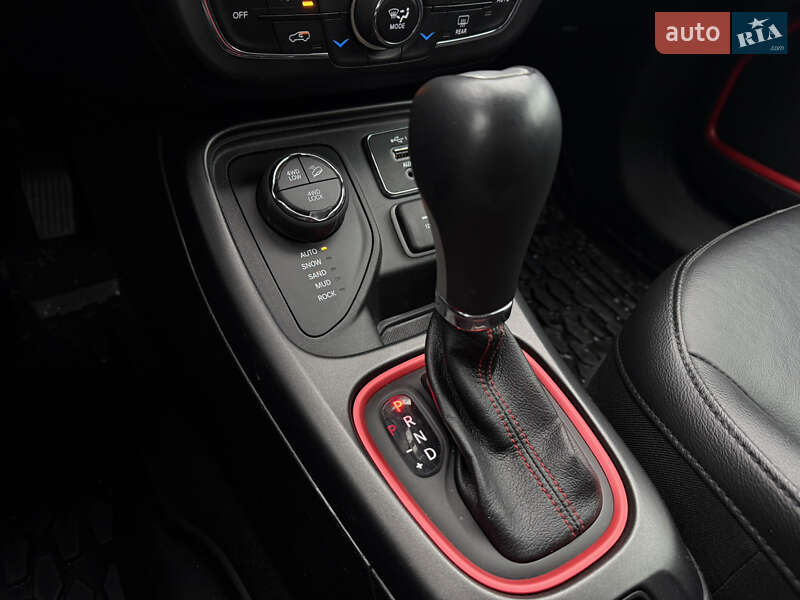 Позашляховик / Кросовер Jeep Compass 2019 в Києві фото 30 Позашляховик / Кросовер Jeep Compass 2019 в Києві