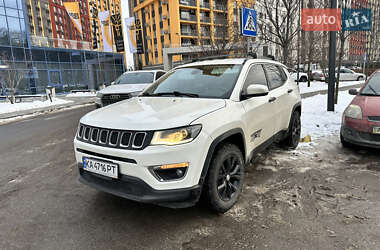 Внедорожник / Кроссовер Jeep Compass 2017 в Киеве