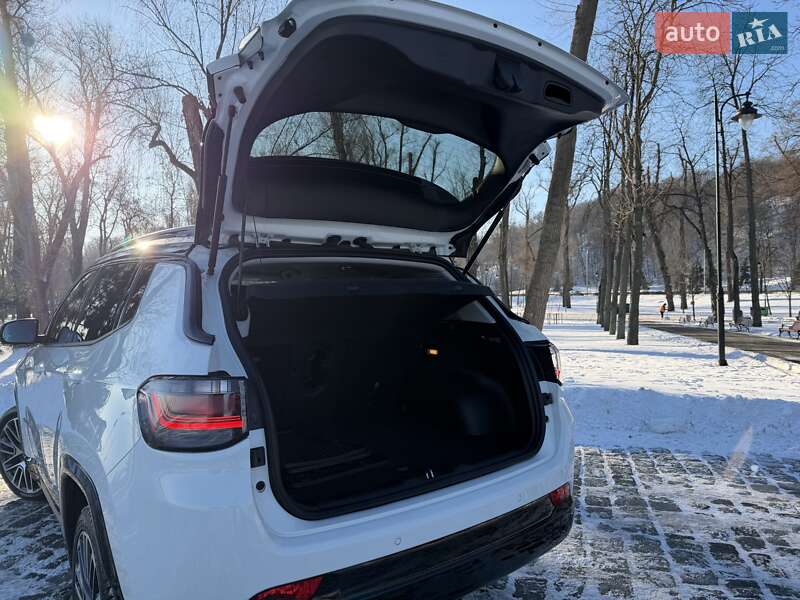 Позашляховик / Кросовер Jeep Compass 2024 в Києві