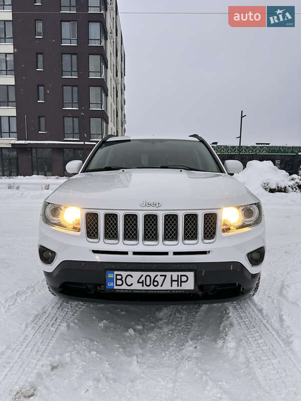 Внедорожник / Кроссовер Jeep Compass 2013 в Городке