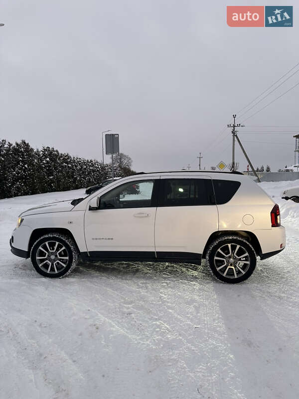 Внедорожник / Кроссовер Jeep Compass 2013 в Городке