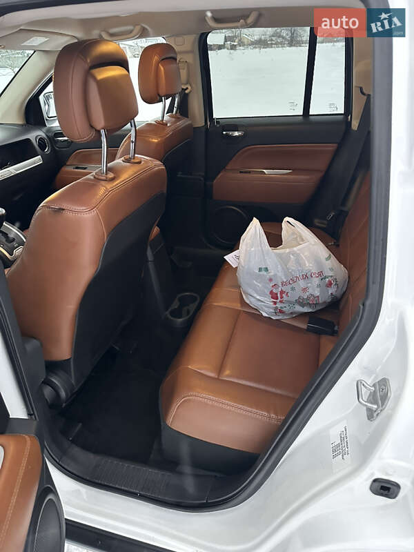 Внедорожник / Кроссовер Jeep Compass 2013 в Городке