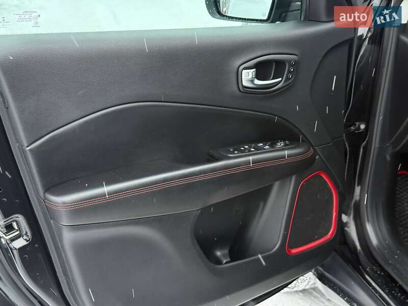 Внедорожник / Кроссовер Jeep Compass 2020 в Киеве