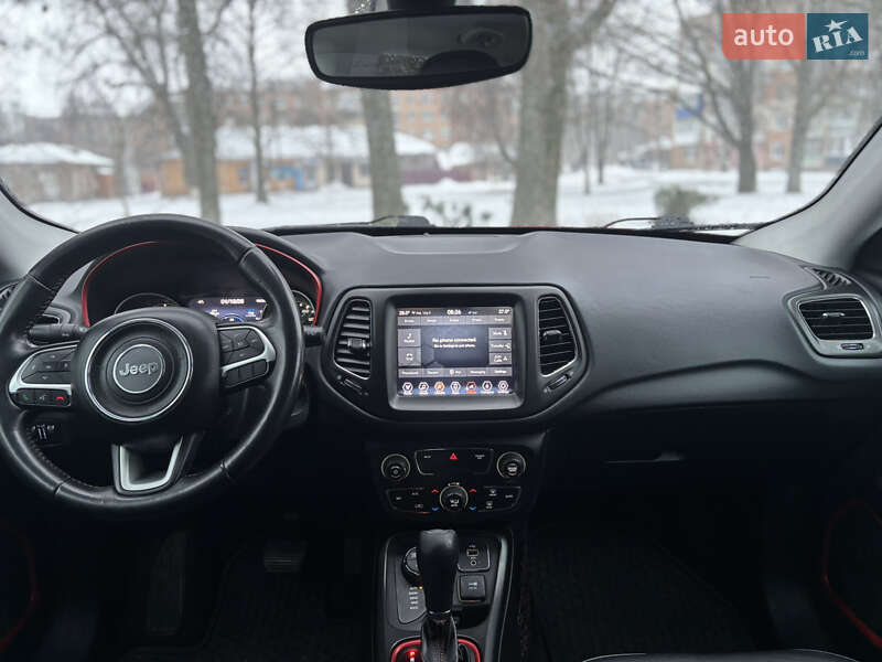 Внедорожник / Кроссовер Jeep Compass 2018 в Ромнах