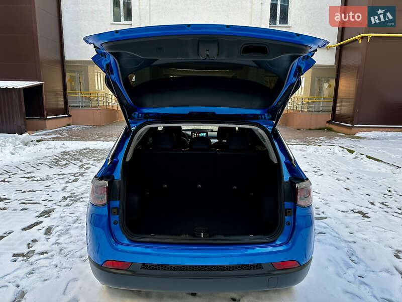 Внедорожник / Кроссовер Jeep Compass 2022 в Ромнах