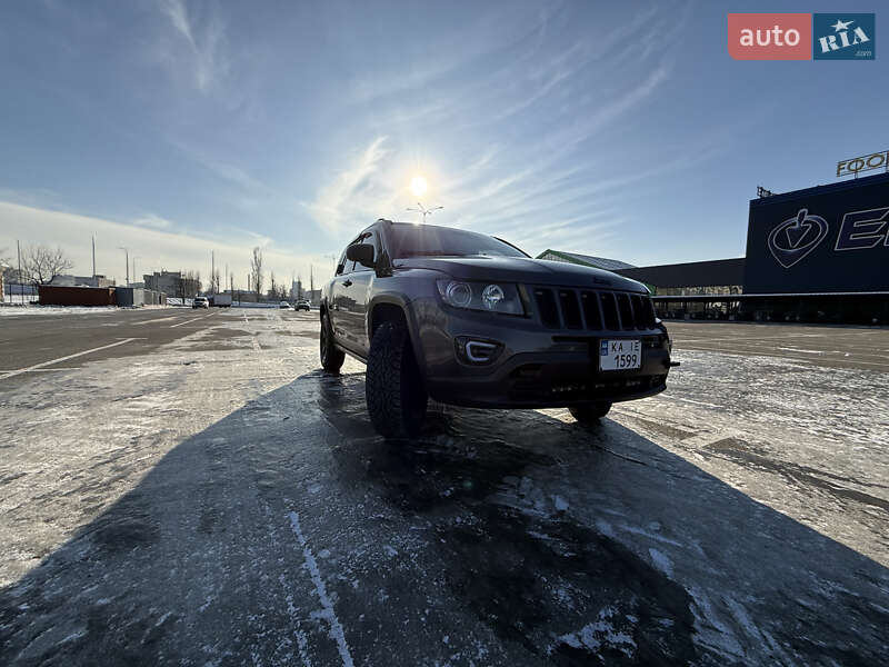 Внедорожник / Кроссовер Jeep Compass 2016 в Киеве