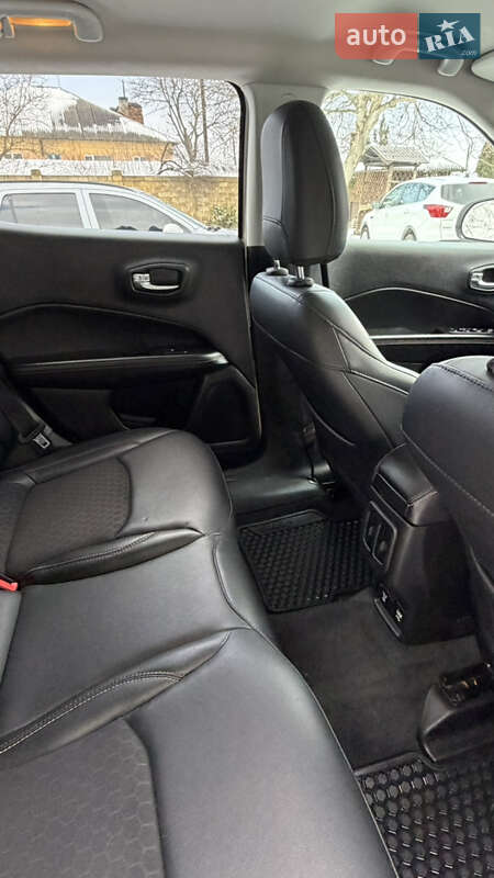 Позашляховик / Кросовер Jeep Compass 2018 в Дубні фото 29 Позашляховик / Кросовер Jeep Compass 2018 в Дубні