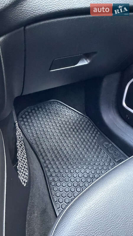 Позашляховик / Кросовер Jeep Compass 2018 в Дубні фото 79 Позашляховик / Кросовер Jeep Compass 2018 в Дубні