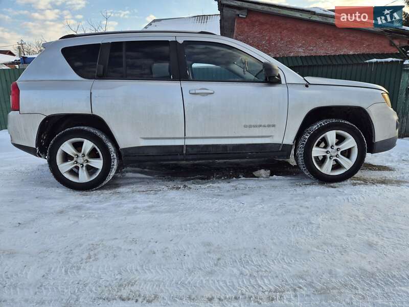 Внедорожник / Кроссовер Jeep Compass 2011 в Киеве фото 4 Внедорожник / Кроссовер Jeep Compass 2011 в Киеве