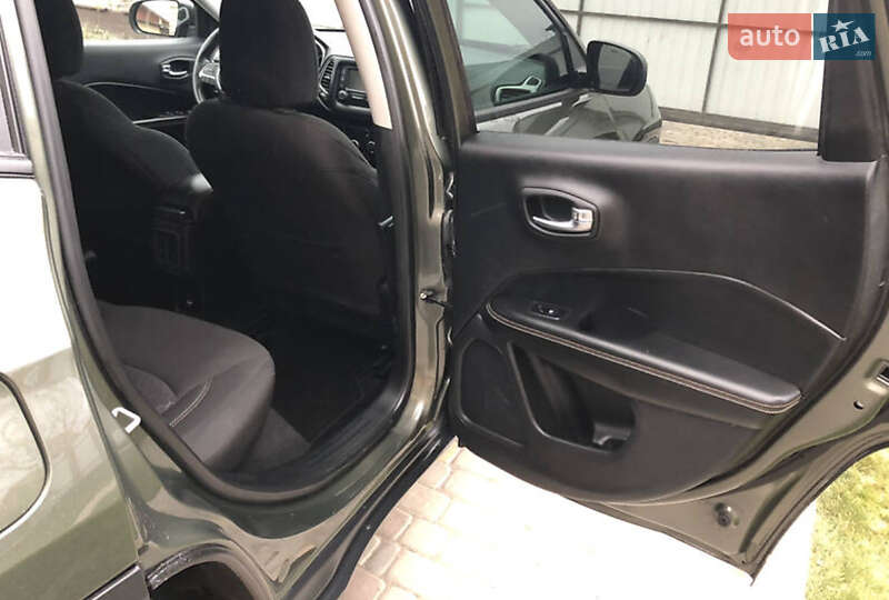 Внедорожник / Кроссовер Jeep Compass 2018 в Киеве фото 12 Внедорожник / Кроссовер Jeep Compass 2018 в Киеве