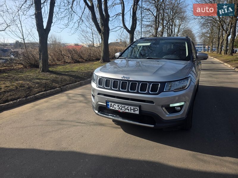 Внедорожник / Кроссовер Jeep Compass 2017 в Нововолынске
