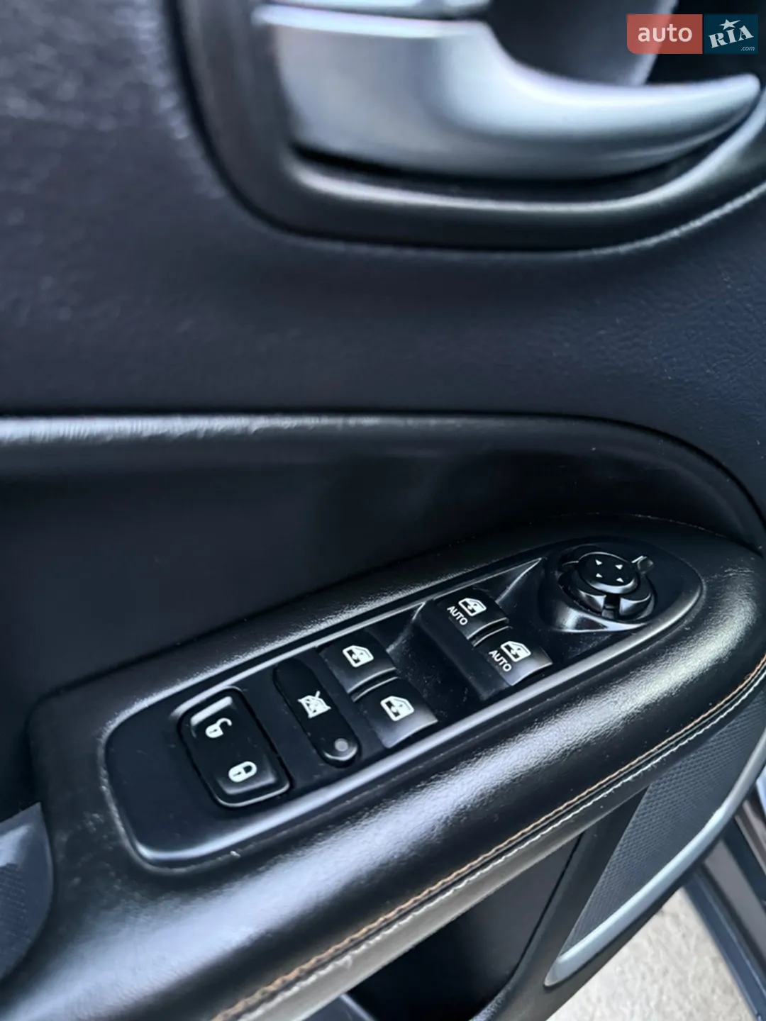 2017 Jeep Compass - мініатюра 25