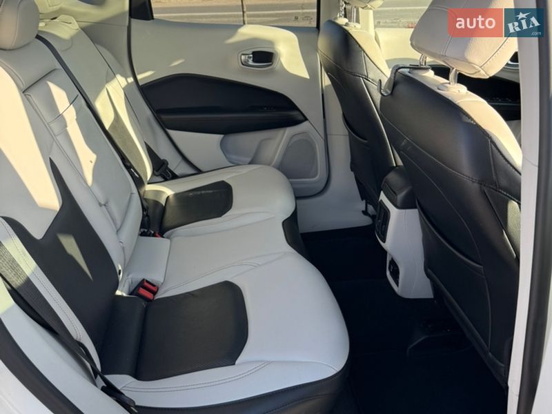 Внедорожник / Кроссовер Jeep Compass 2017 в Софиевской Борщаговке