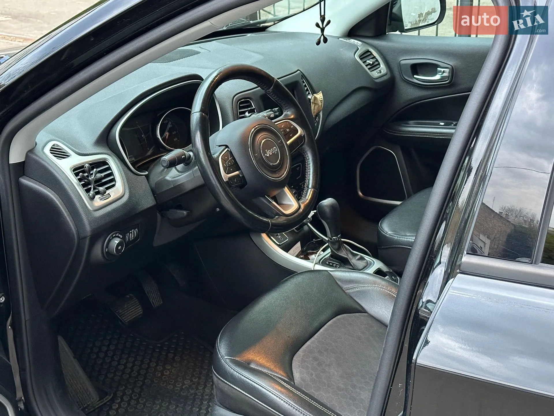 2019 Jeep Compass - мініатюра 27