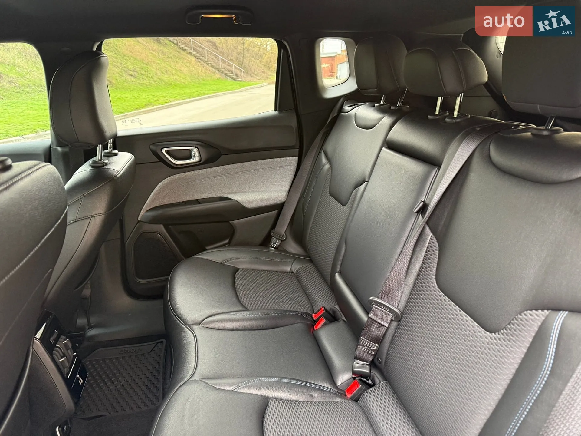 2024 Jeep Compass - мініатюра 36