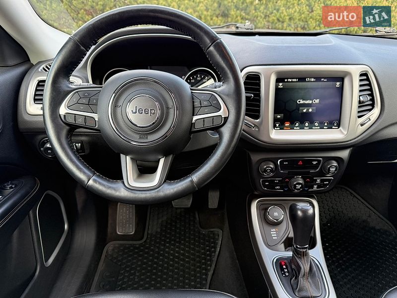 Внедорожник / Кроссовер Jeep Compass 2017 в Киеве