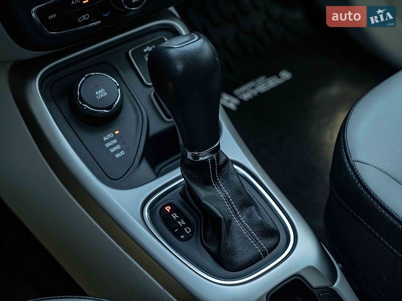 Позашляховик / Кросовер Jeep Compass 2019 в Чернівцях