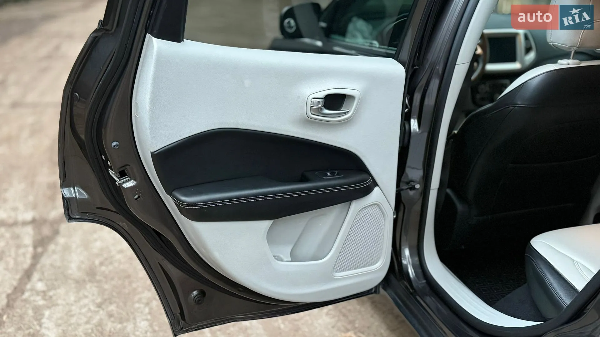 2018 Jeep Compass - мініатюра 15