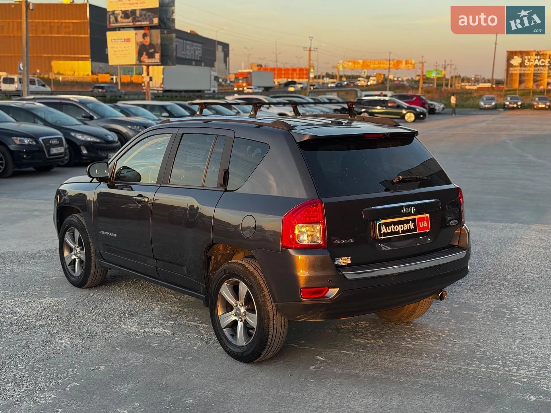2016 Jeep Compass - мініатюра 16