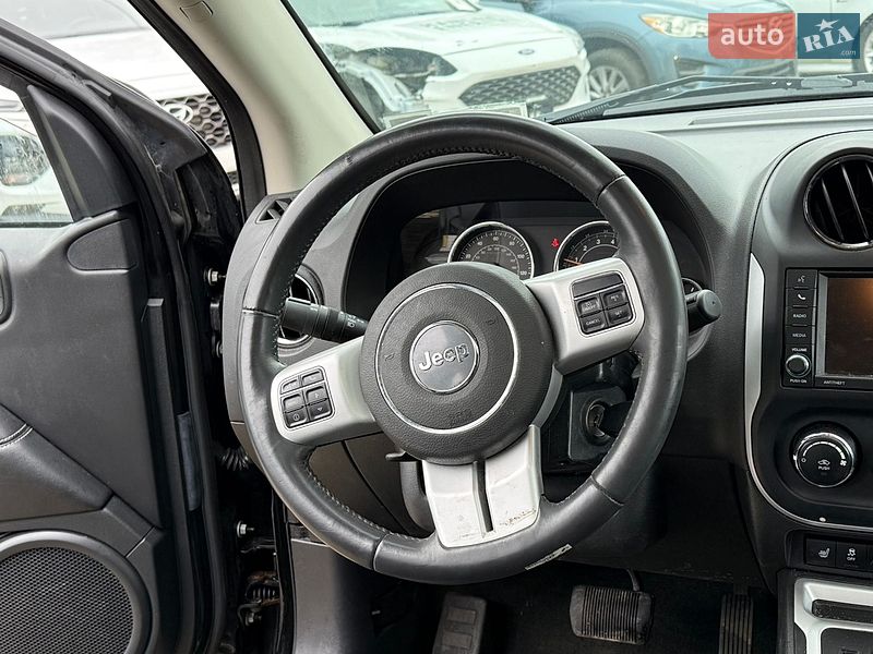 Внедорожник / Кроссовер Jeep Compass 2017 в Стрые