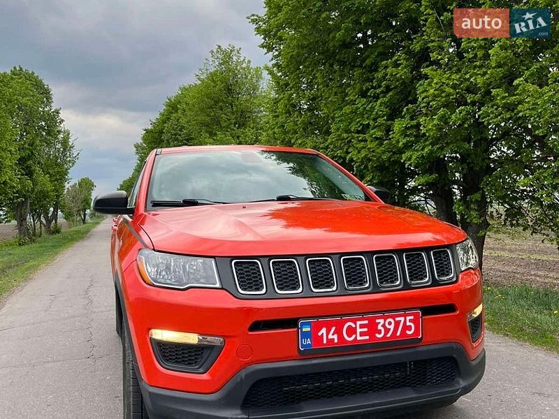 Внедорожник / Кроссовер Jeep Compass 2018 в Ружине