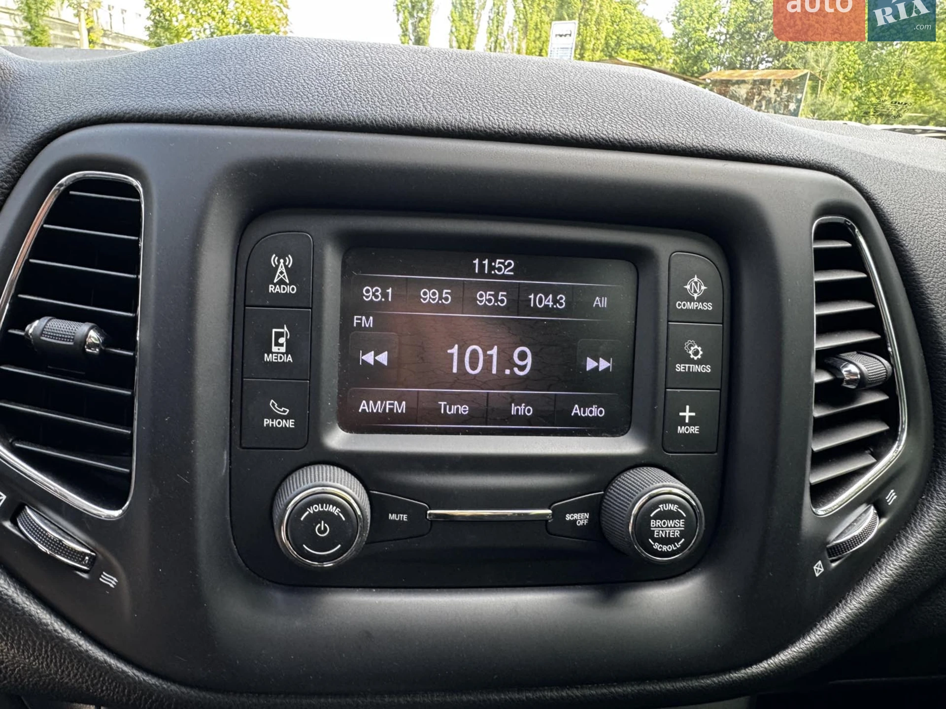 2017 Jeep Compass - мініатюра 33