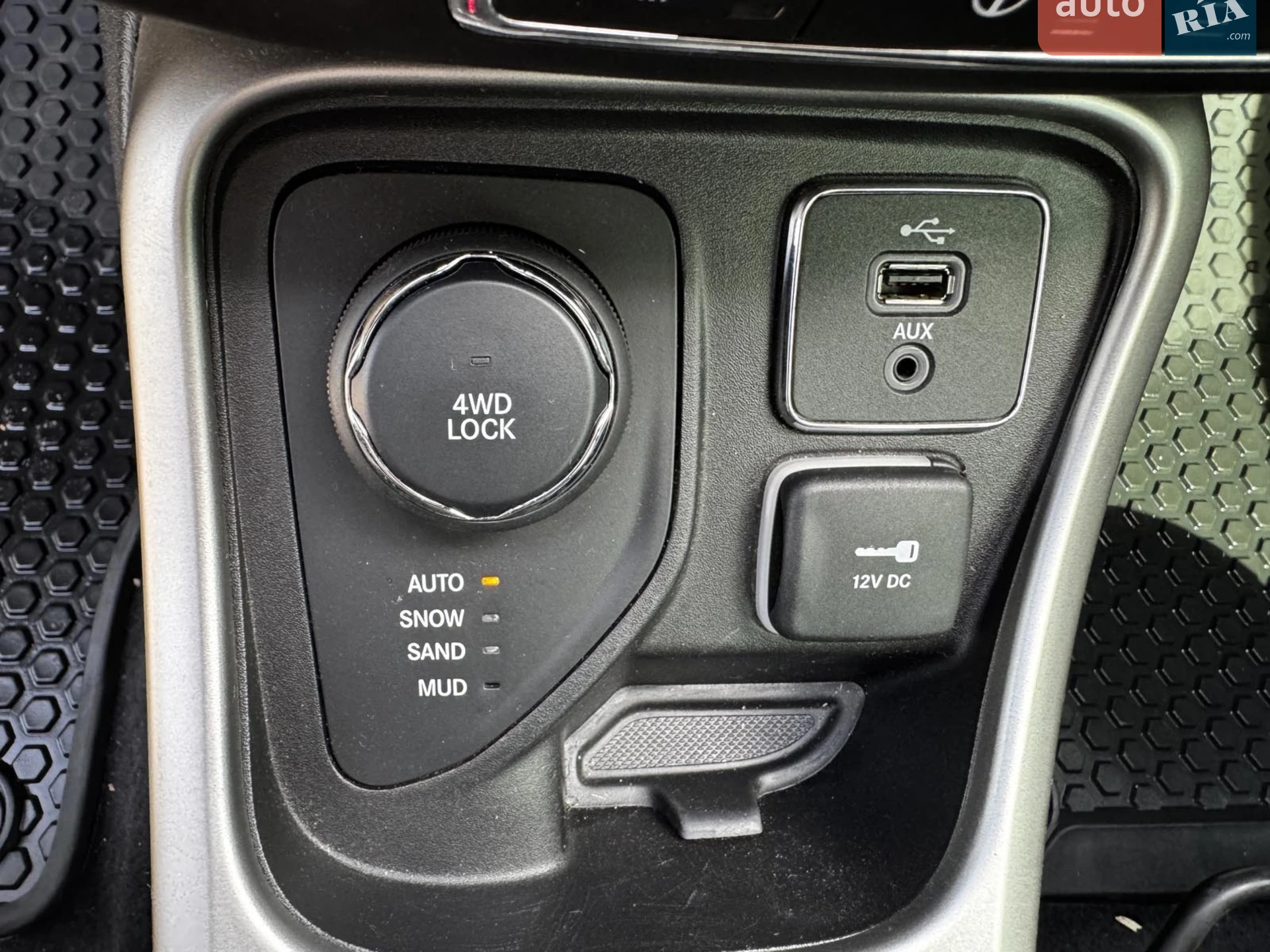 2017 Jeep Compass - мініатюра 31
