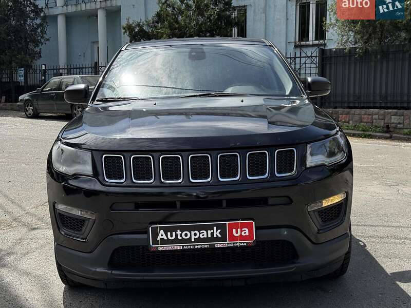 Внедорожник / Кроссовер Jeep Compass 2017 в Киеве