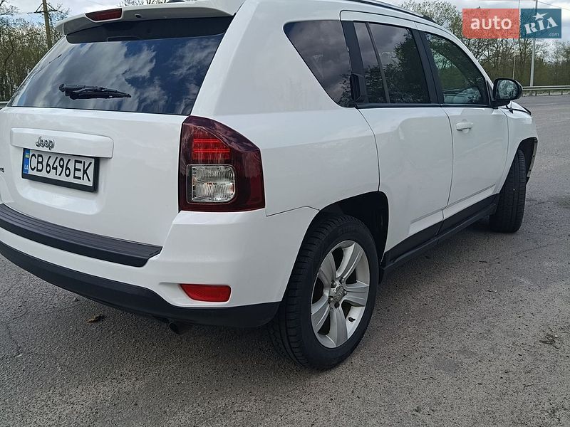 Внедорожник / Кроссовер Jeep Compass 2012 в Городне