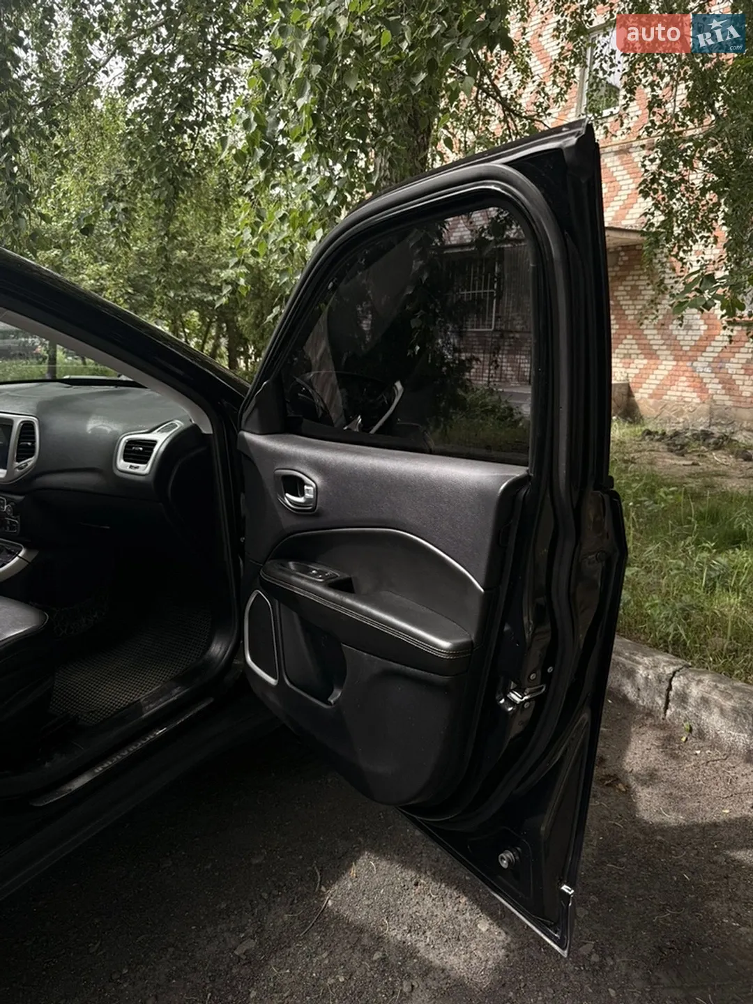 2017 Jeep Compass - мініатюра 16