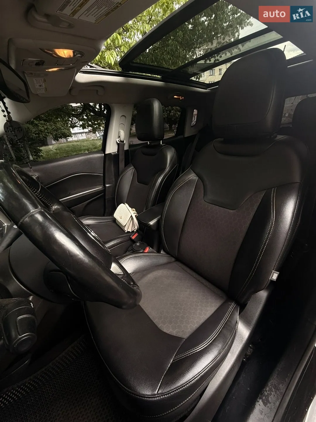 2017 Jeep Compass - мініатюра 12