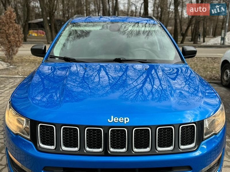 Внедорожник / Кроссовер Jeep Compass 2017 в Киеве