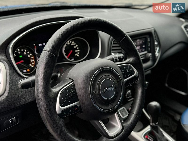 Внедорожник / Кроссовер Jeep Compass 2017 в Киеве