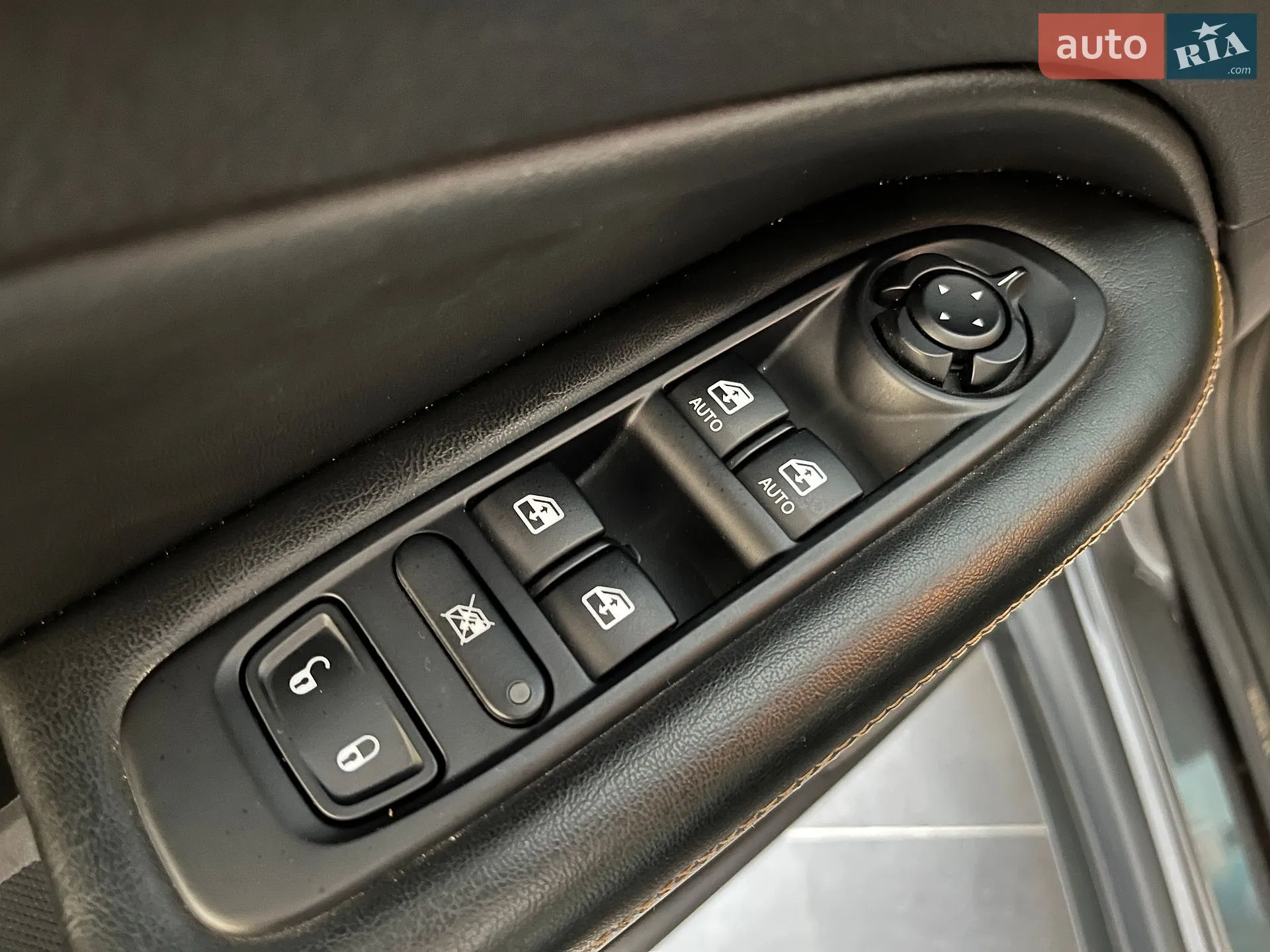 2020 Jeep Compass - мініатюра 18