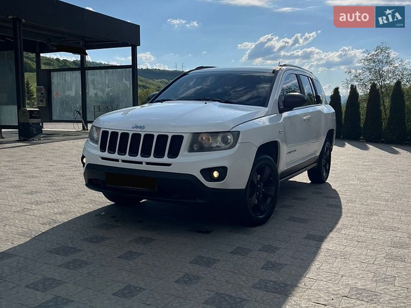Внедорожник / Кроссовер Jeep Compass 2012 в Воловце