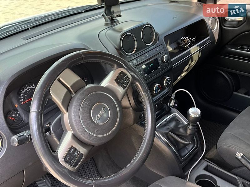Внедорожник / Кроссовер Jeep Compass 2012 в Воловце