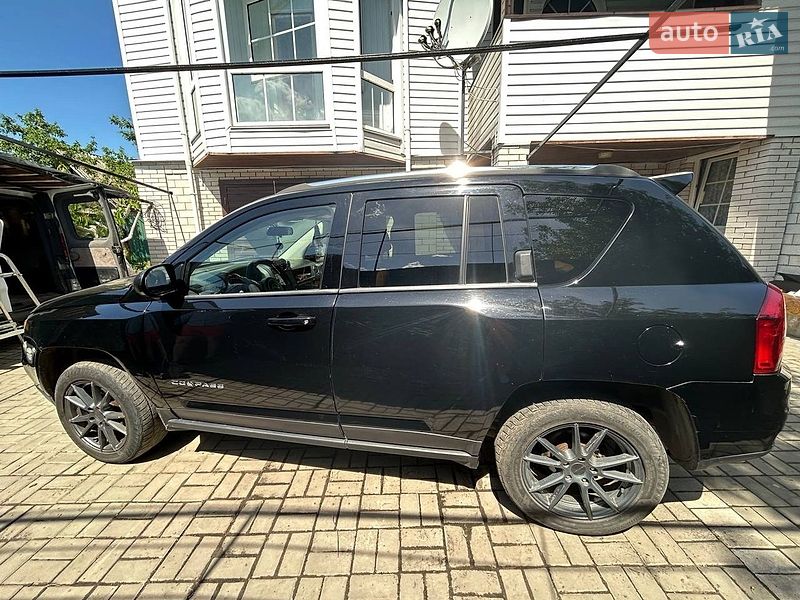Внедорожник / Кроссовер Jeep Compass 2013 в Нежине