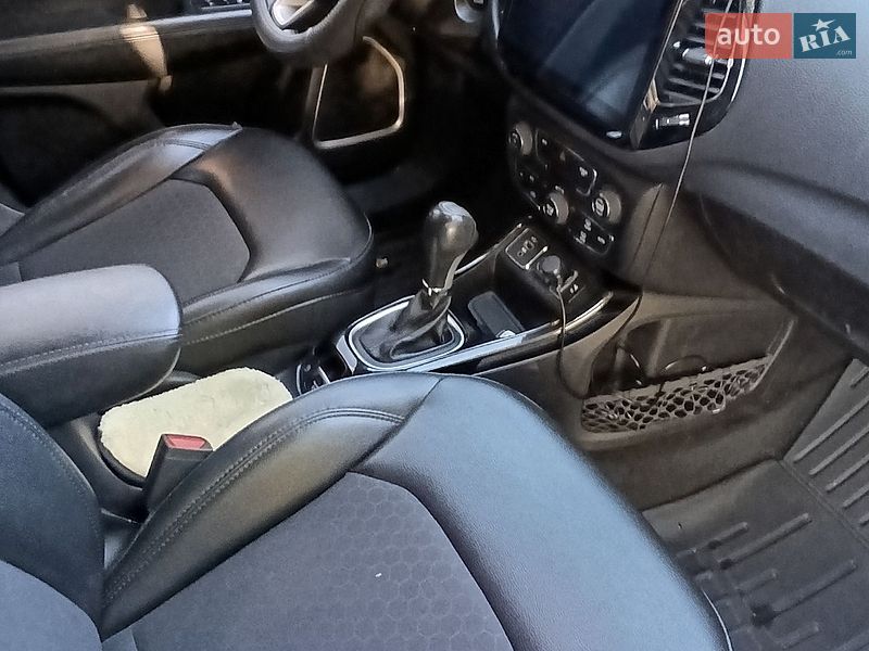 Внедорожник / Кроссовер Jeep Compass 2018 в Кривом Роге