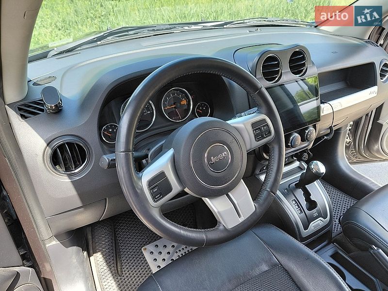 Внедорожник / Кроссовер Jeep Compass 2016 в Чугуеве