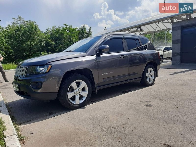 Внедорожник / Кроссовер Jeep Compass 2016 в Чугуеве