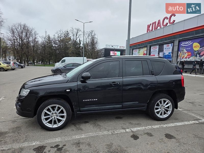 Внедорожник / Кроссовер Jeep Compass 2011 в Валках