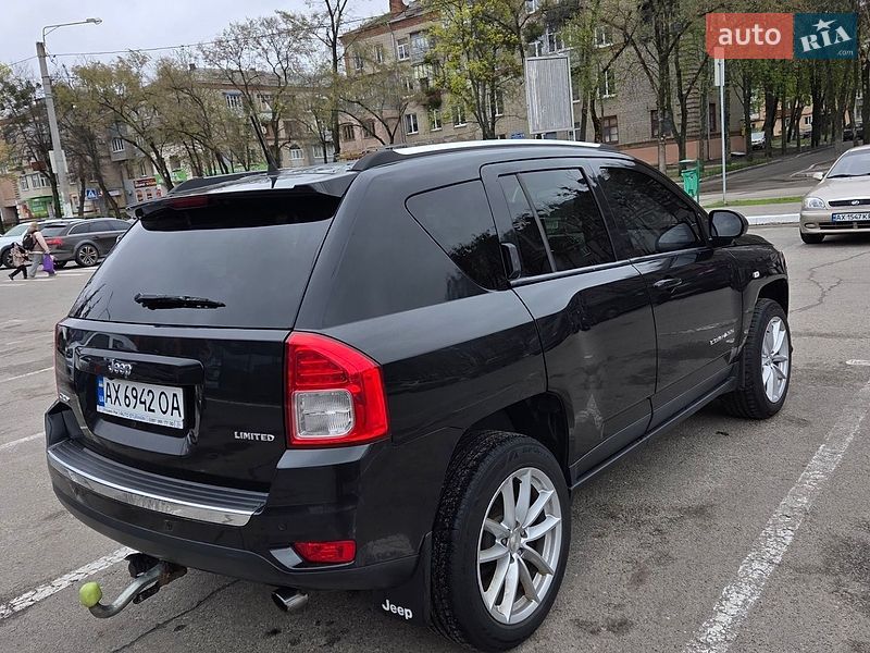 Внедорожник / Кроссовер Jeep Compass 2011 в Валках