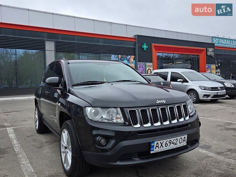 Внедорожник / Кроссовер Jeep Compass 2011 в Валках