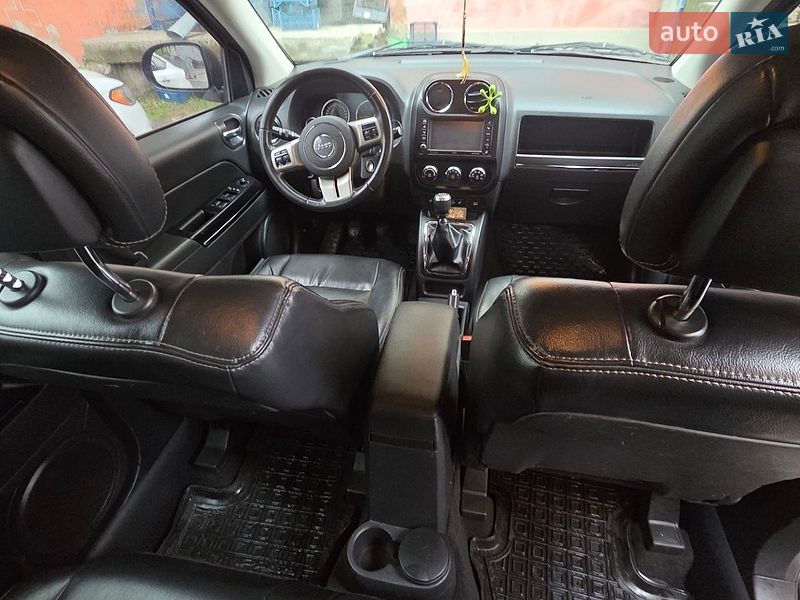 Внедорожник / Кроссовер Jeep Compass 2011 в Валках