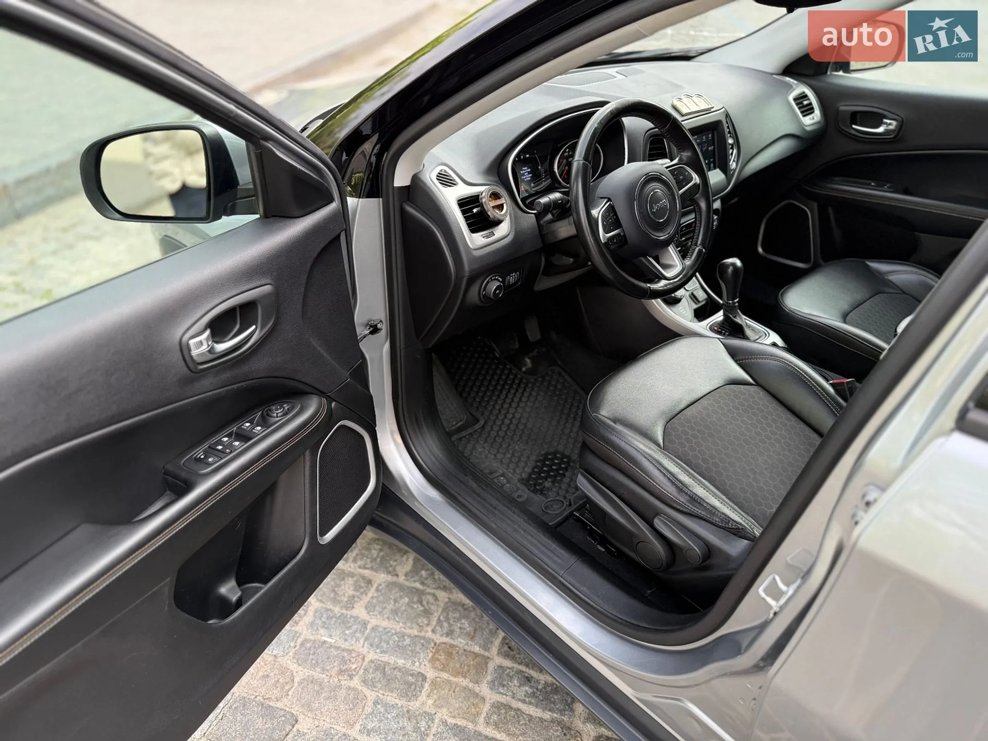 2019 Jeep Compass - мініатюра 25