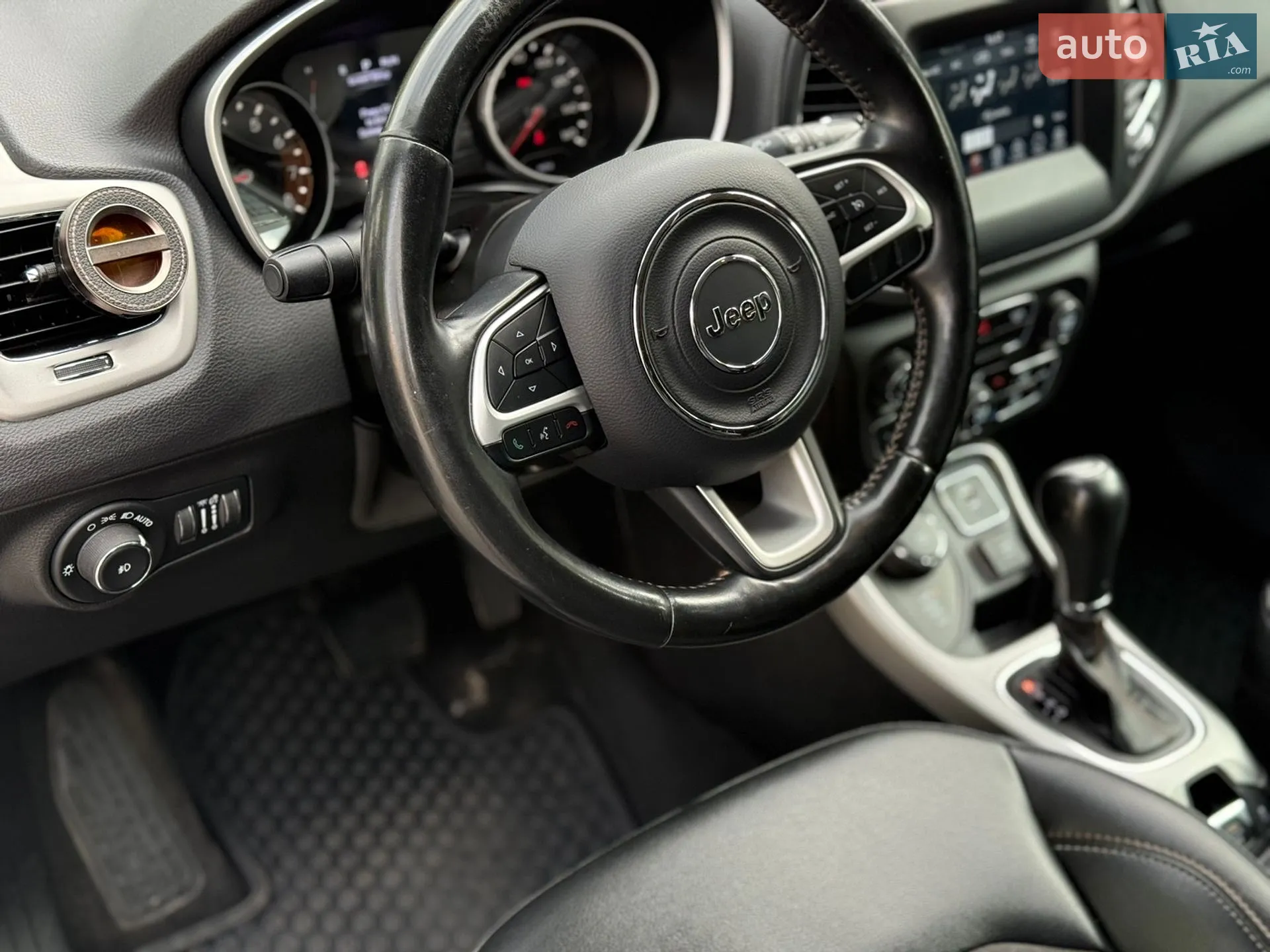 2019 Jeep Compass - мініатюра 27