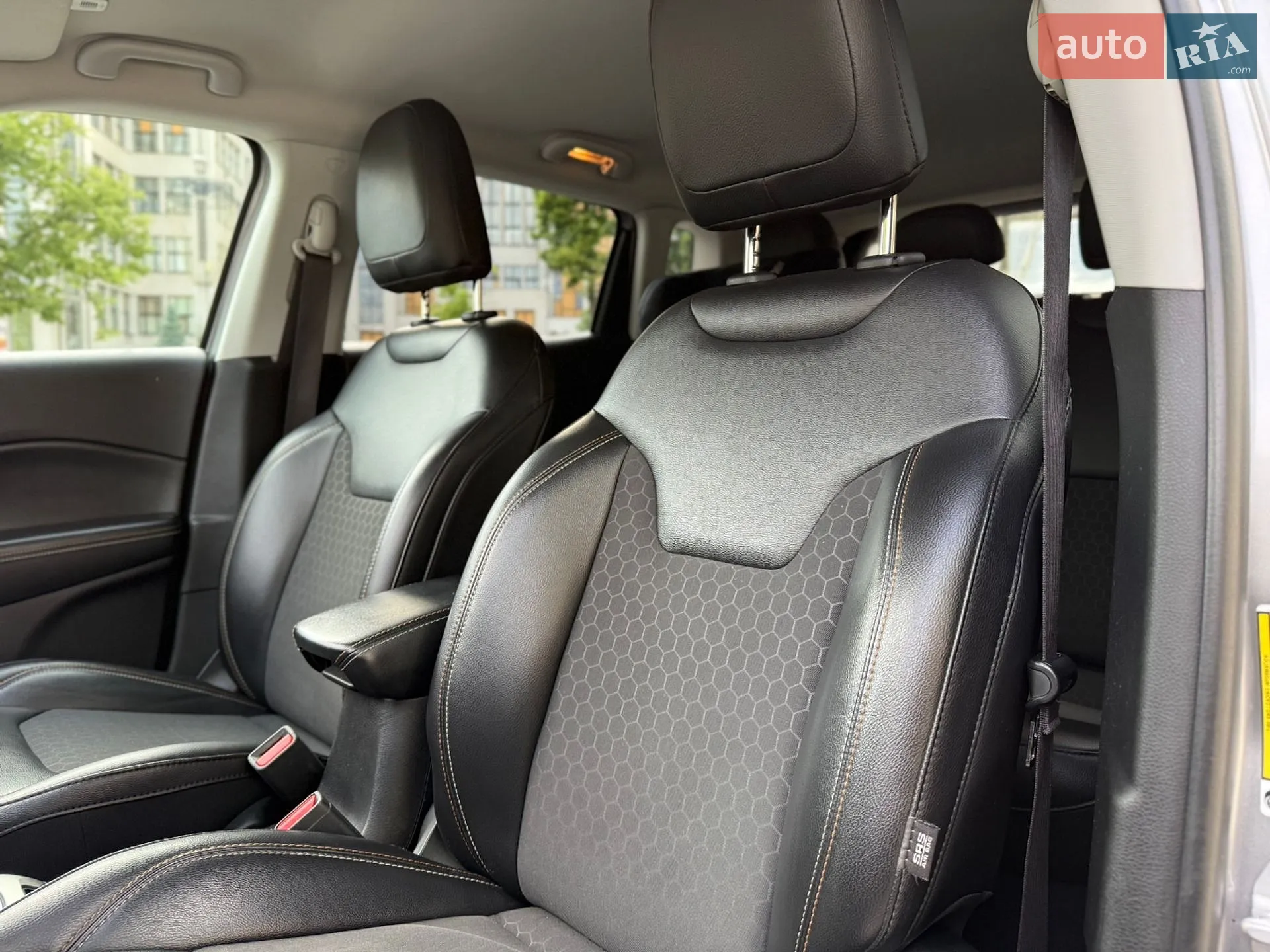 2019 Jeep Compass - мініатюра 31