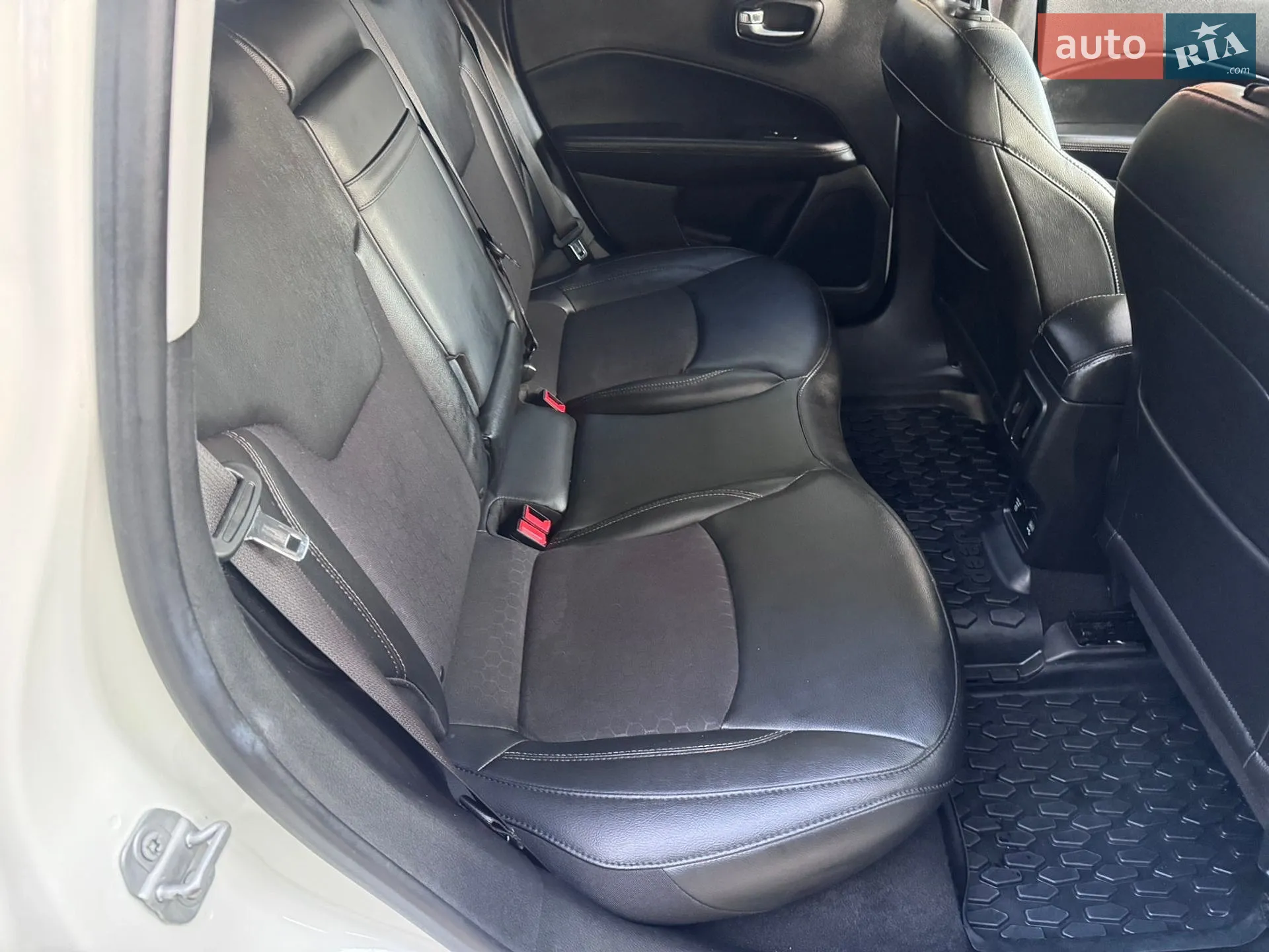 2019 Jeep Compass - мініатюра 22